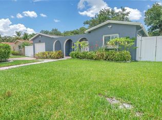 831 SW 49th Ter, Pompano Beach, FL 33068