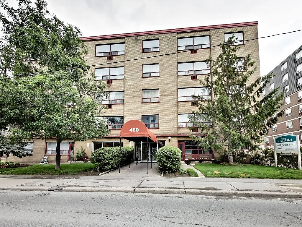 460 Eglinton Avenue East — Photo 3