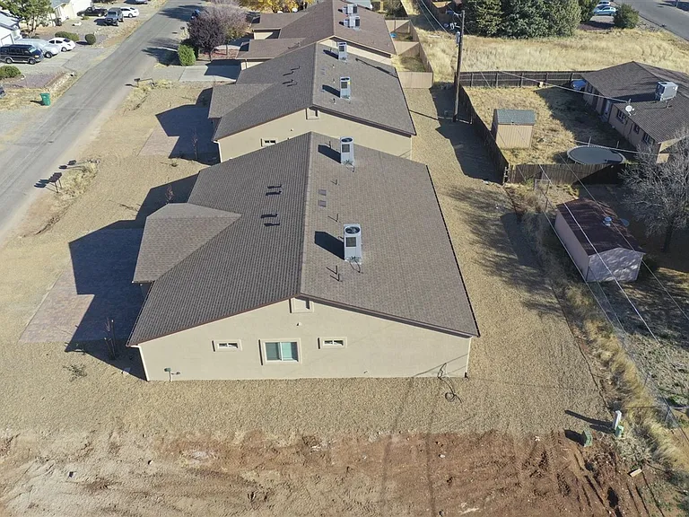 3027 N Corrine Dr — Photo 28
