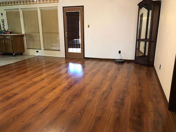5th image of 5012 Fairdale St