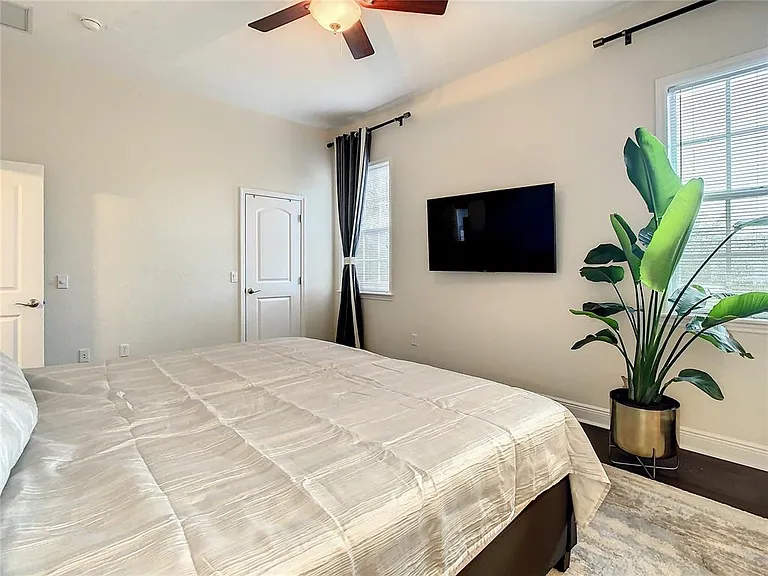 220 W Minnehaha St — Photo 29