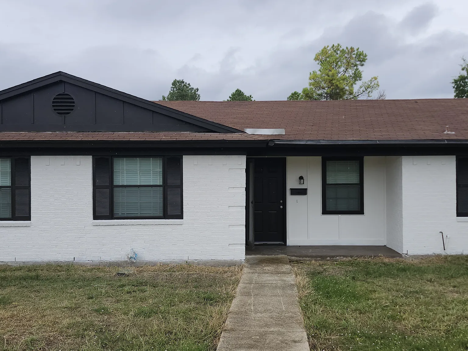 3 bed, 1.5 bath, 938 sqft, $1,795 — Photo 1