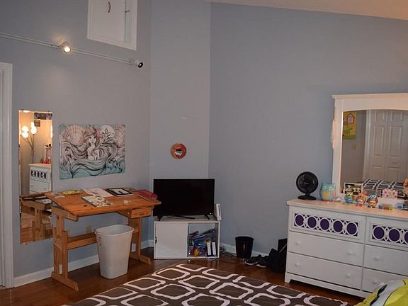 4th image of 283 E Main St APT 34