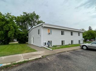 906 Lowell St APT 5, Crookston, MN 56716