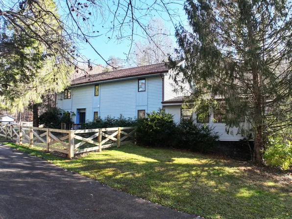 820 Sweet Lick Rd, Irvine, KY 40336