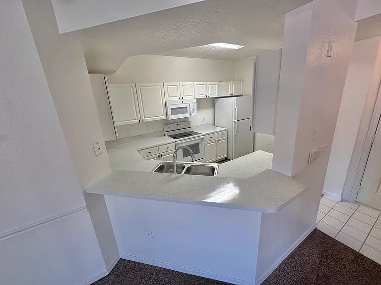5554 Metrowest Blvd #201 — Photo 20