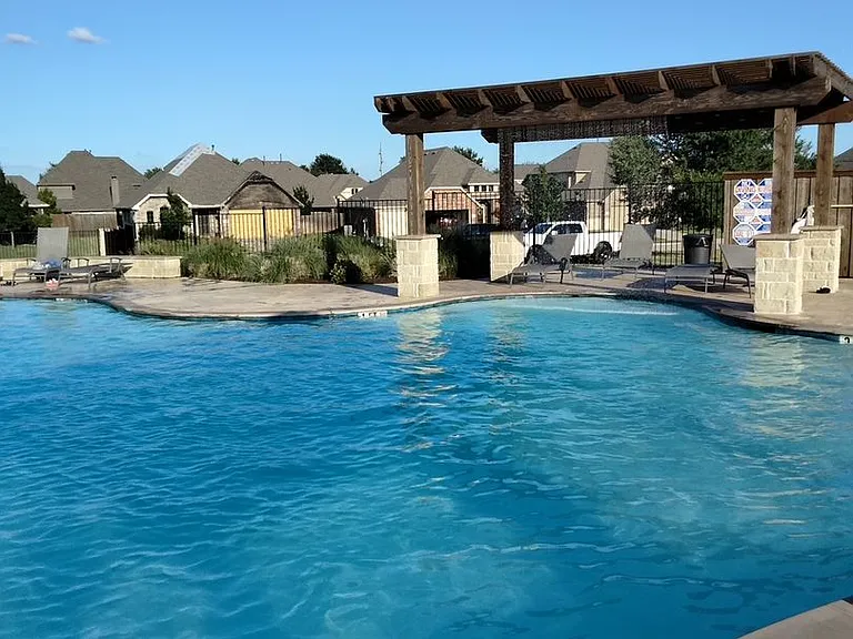 100 N Creek Dr — Photo 6