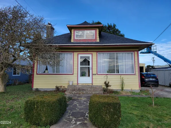 1902 6th St, Tillamook, OR 97141