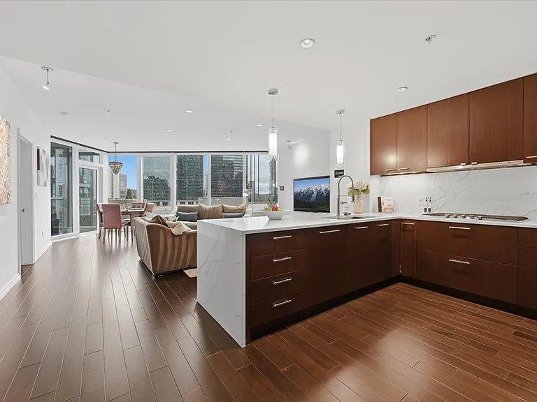 10700 NE 4th St #1006 — Photo 5