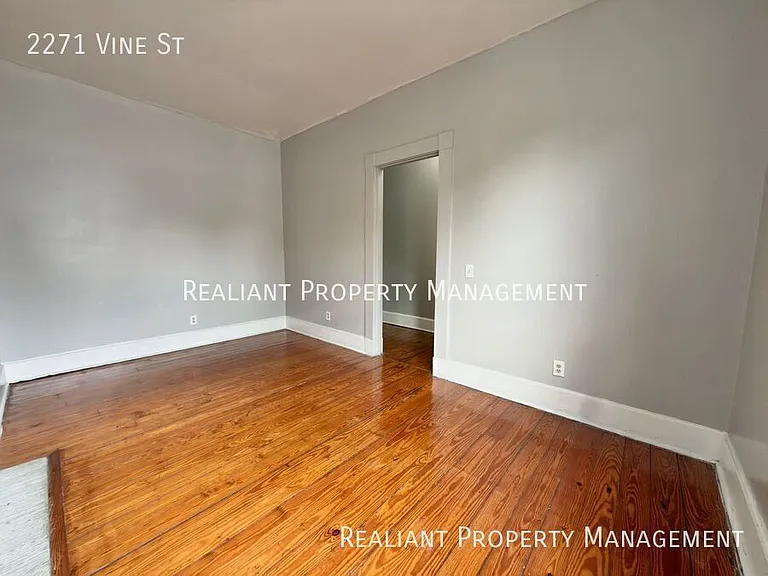 2271 Vine St — Photo 4