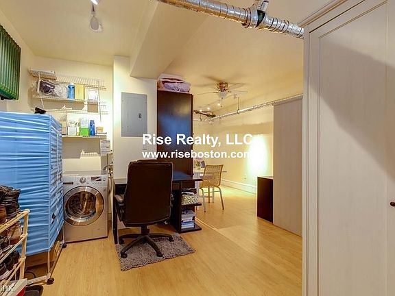 18 Melvin #A Boston - Brighton Unit Photo 3