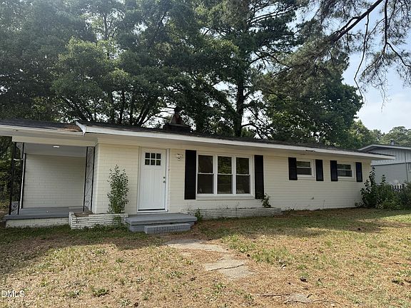 2nd image of 605 Sunnyside Ln W