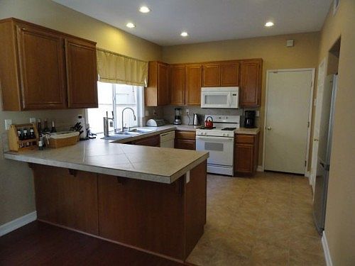 4th image of 757 Santa Barbara Dr