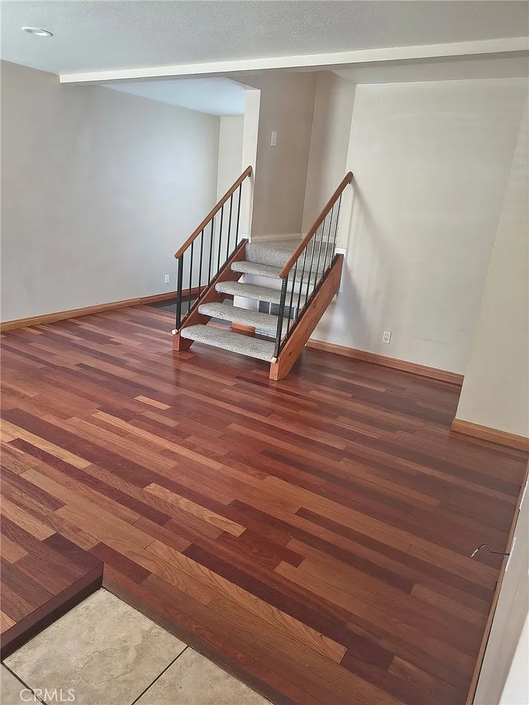 Building Photo - 9775 El Paseo Dr