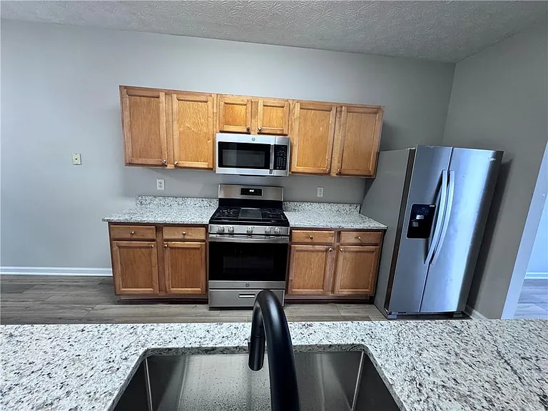 3044 Kentmere Dr — Photo 11
