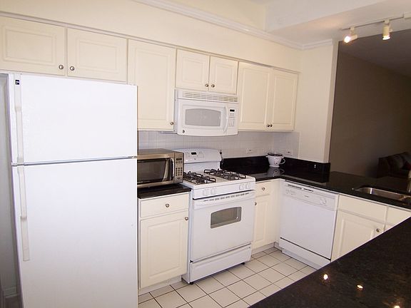 3rd image of 288 Glen Leven Ct #288