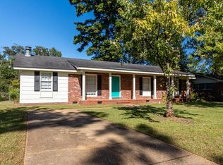 2707 Pine Valley Rd, Albany, GA 31707
