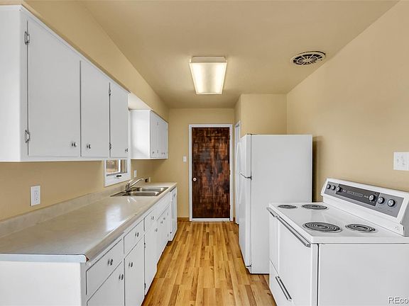 4th image of 3121 San Isabel Ave