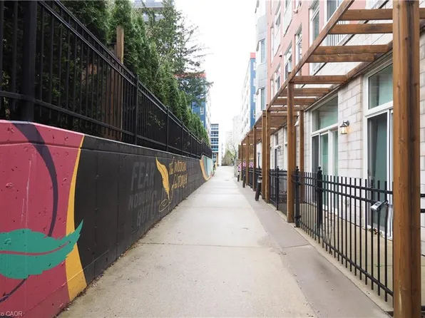 253 Albert St Unit 103, Waterloo, ON N2L 0G3