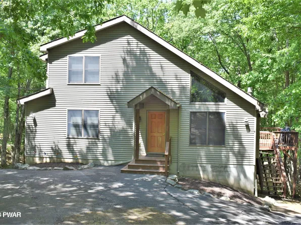 204 Stirrup Ln, Hawley, PA 18428