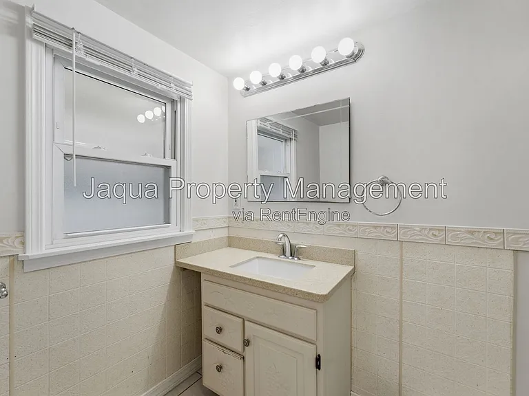 1209 Lakeview Dr — Photo 22
