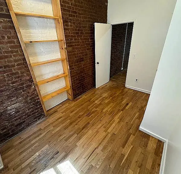 226 E 29th St #1E — Photo 10