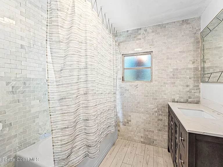 1365 Pineapple Ave #S — Photo 30