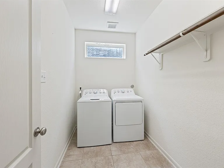 3009 Wedgewood Bay Ct — Photo 17