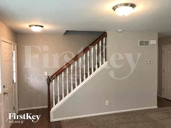 3 bed, 2.0 bath, 1727 sqft, $2,990 — Photo 4