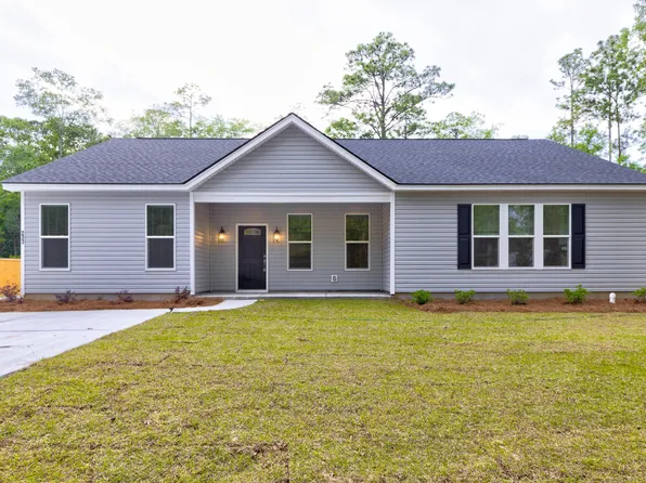 277 W Smith St, Lincolnville, SC 29485
