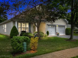 15 Quicksilver Ct, Lakewood, NJ 08701