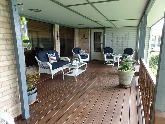 4th image of 15658 Lakeside Dr