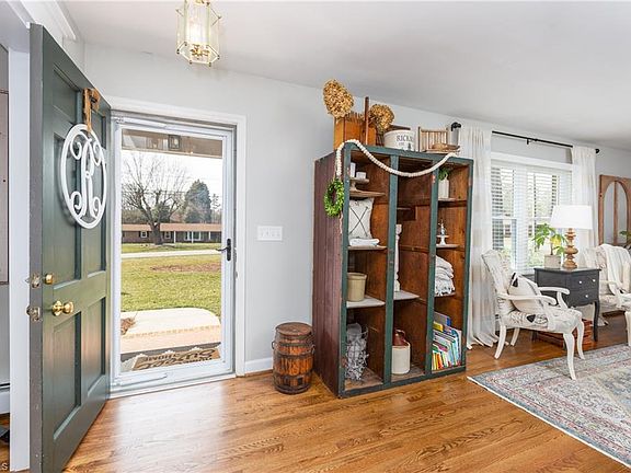4th image of 3416 Greenhill Dr