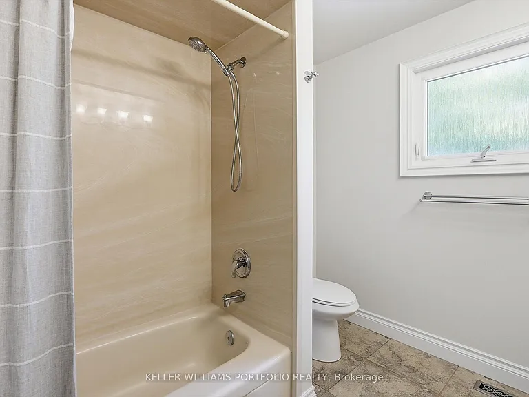 287 Royal Albert Ct — Photo 37