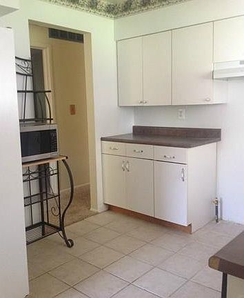 4th image of 1741 Stieber St