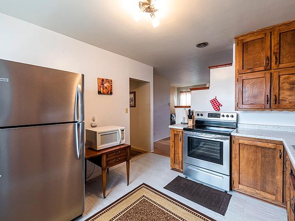 4th image of 230 Sierra Dr SE