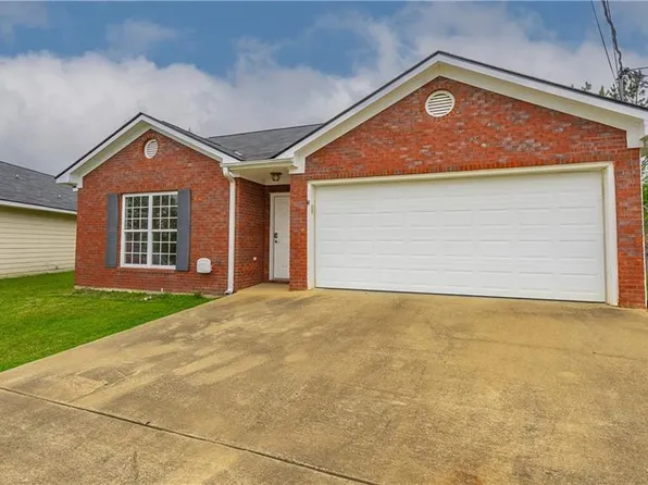 300 Sunny Ln, Phenix City, AL 36869