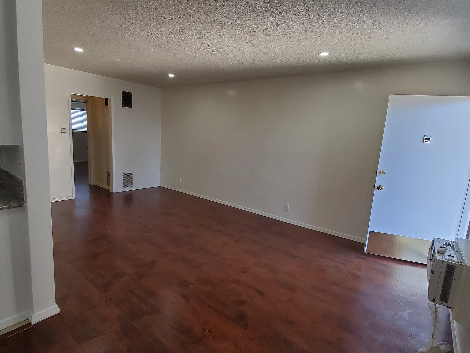 2 bed, 975 sqft, $2,495 — Photo 1