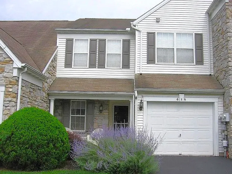 616 Springhouse Ln — Photo 1