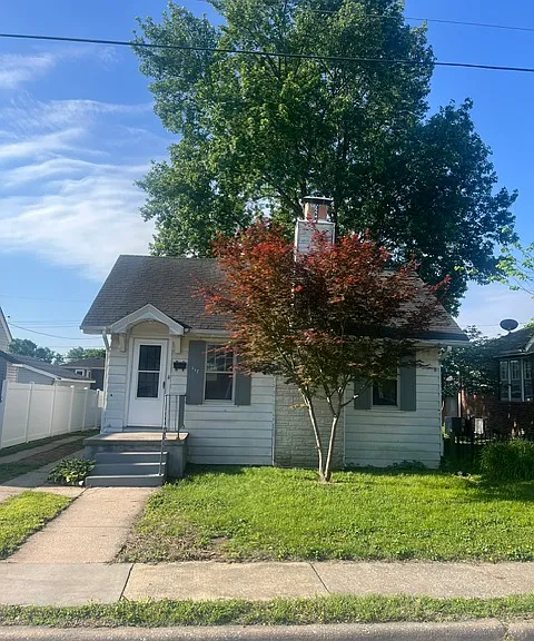 117 E Tydeman Ave — Photo 1