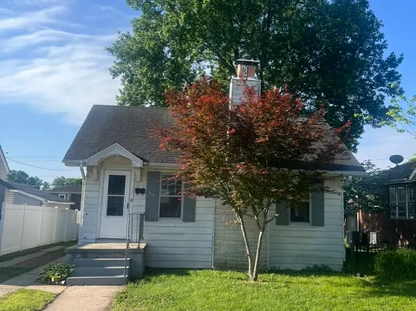 117 E Tydeman Ave, Roxana, IL 62084