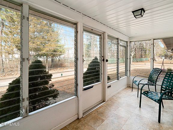 4th image of 1238A Hamilton Court
