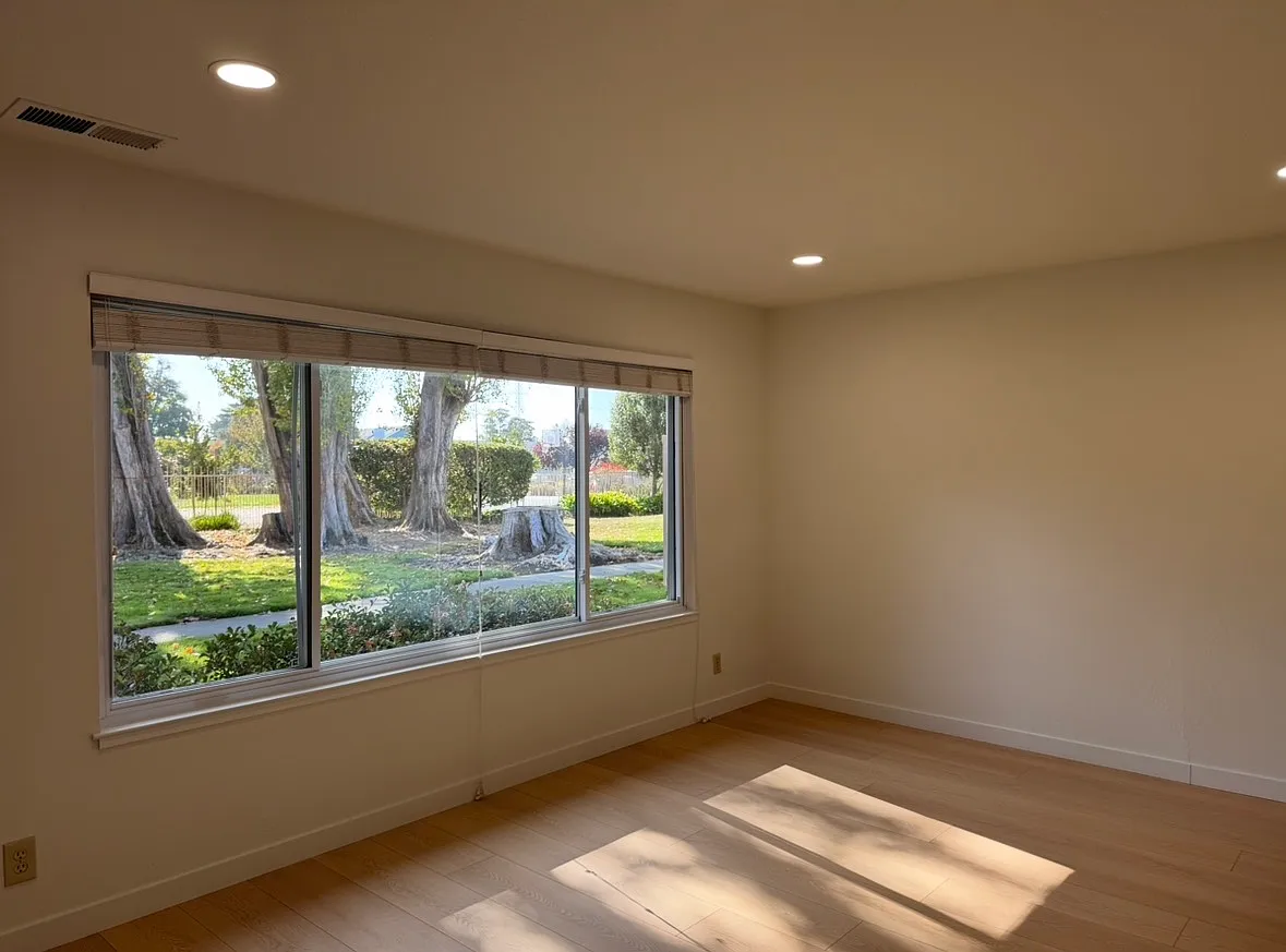 3 bed, 2.5 bath, 1610 sqft, $5,500 — Photo 3