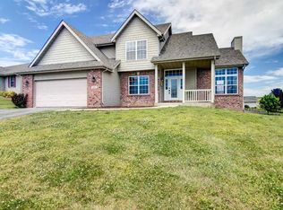 405 Cross Plains Rd, Rockford, IL 61107