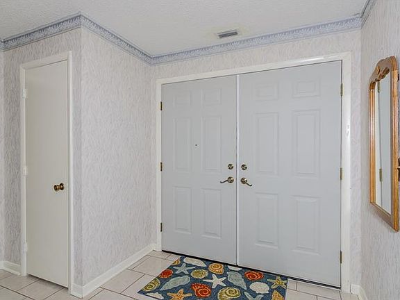 3rd image of 2682 Saint Andrews Dr