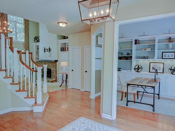 5th image of 5006 Staverly Ln