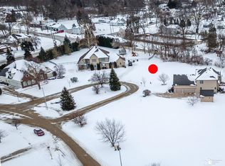 714 Bethpage Ct #V, Monroe, MI 48162