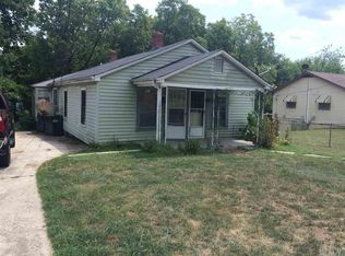 853 1st St SW, Hickory, NC 28602