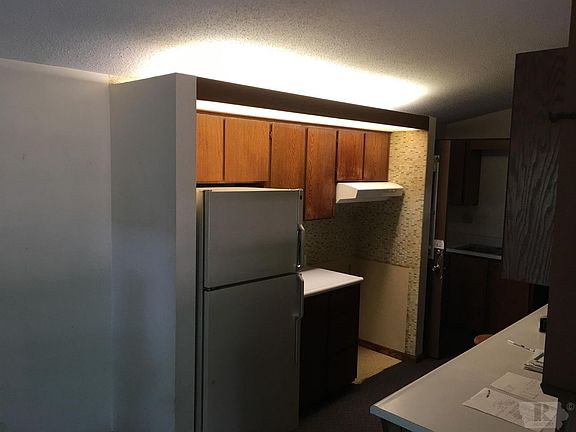4th image of 200 Putnam St