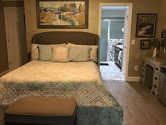 3rd image of 3083 Gulfport Ct